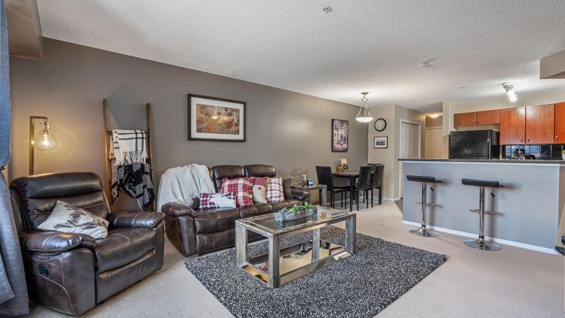 Cozy Mountain I Hot Tub & Pool I Close 2 I Tv Holiday home Invermere